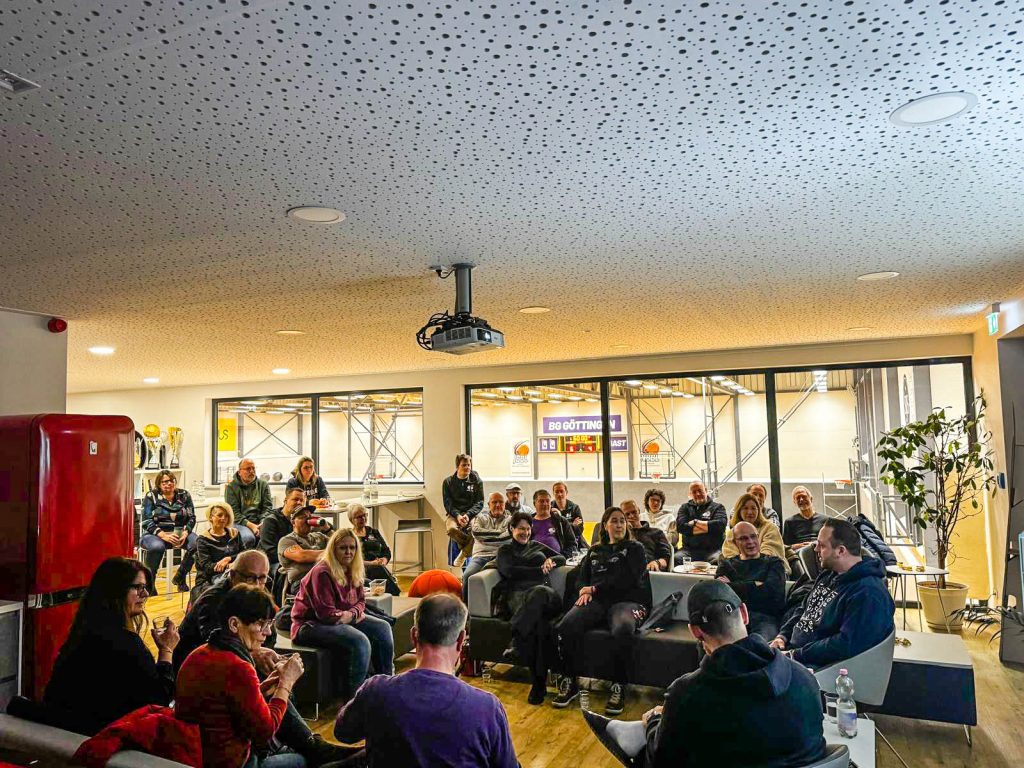 Ein spannendender Themenabend rund um das Trainer und Schiedsrichterwesen sowie die Basketballregeln